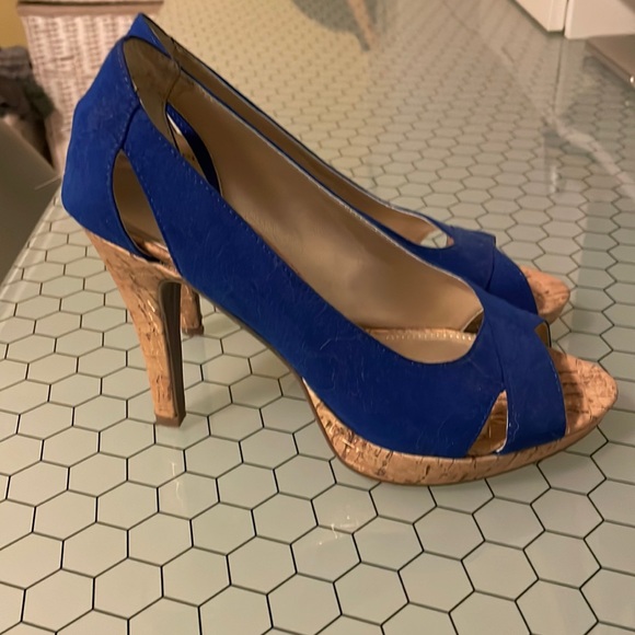 George Heels - Picture 1 of 2